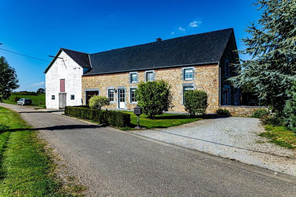 Gite La Dame Au Lit Gite A La Ferme Momignies Exterior photo