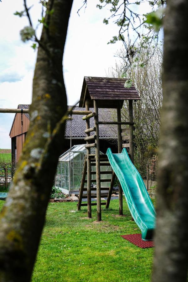 Gite La Dame Au Lit Gite A La Ferme Momignies Exterior photo