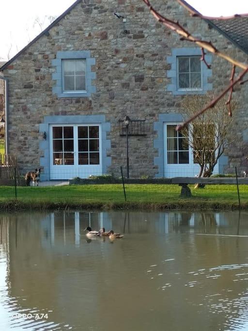 Gite La Dame Au Lit Gite A La Ferme Momignies Exterior photo