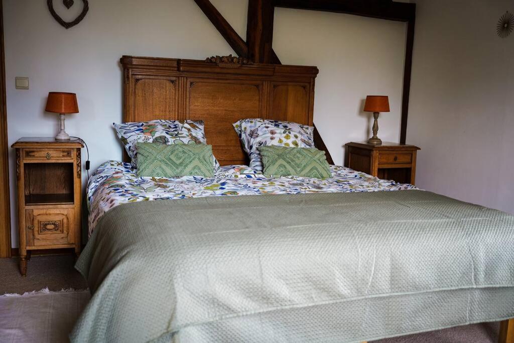 Gite La Dame Au Lit Gite A La Ferme Momignies Exterior photo